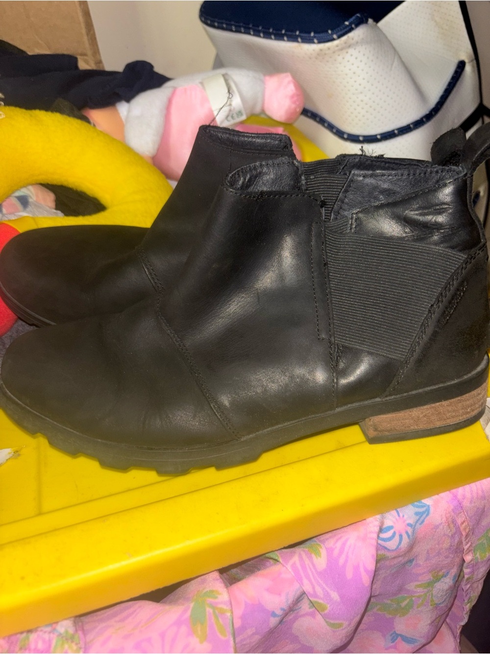 Sorel Emelie Chelsea Boots Leather Waterproof Ankle Booties size 10